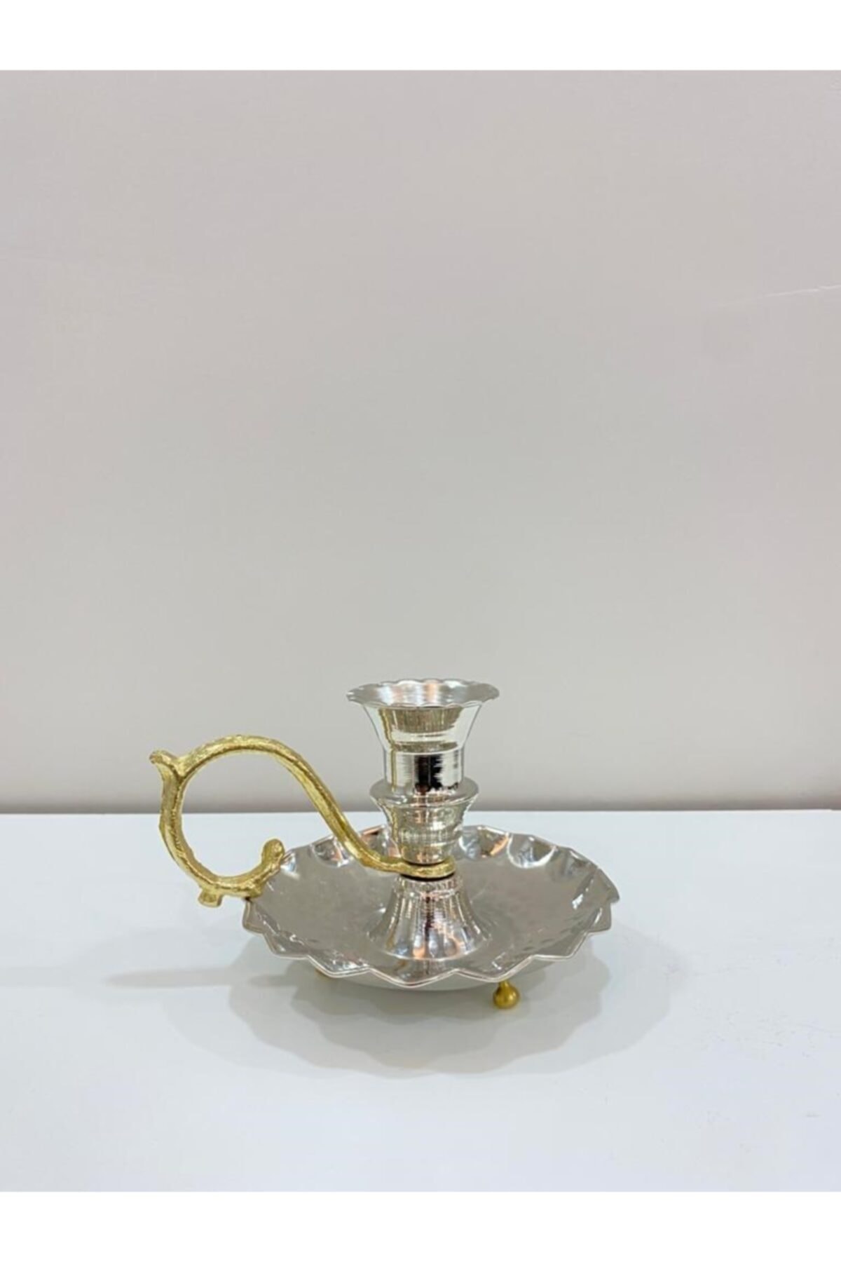 Fırfırlı Bakır El Şamdanı